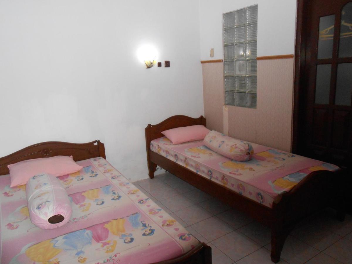 Fortuna Guest House Yogyakarta Buitenkant foto