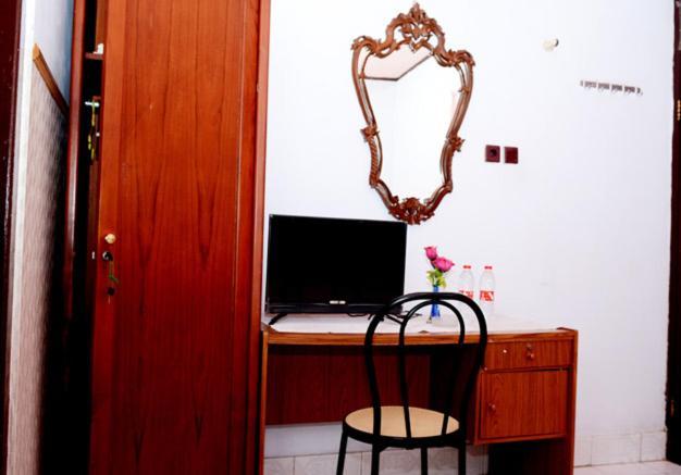 Fortuna Guest House Yogyakarta Buitenkant foto